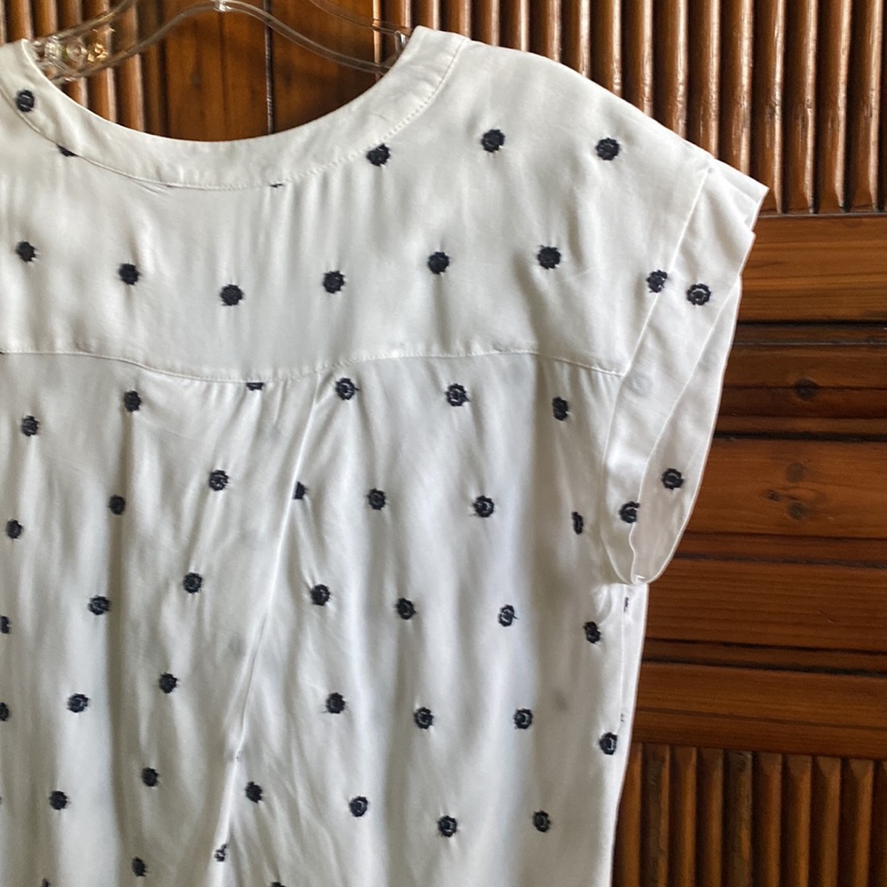 Women’s Loft Capped Sleeved Blouse - Picture 12 of 12